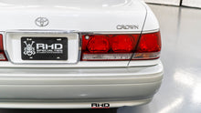 Load image into Gallery viewer, 2000 Toyota Crown Athlete V
