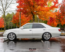 Load image into Gallery viewer, 2000 Toyota Crown Athlete V
