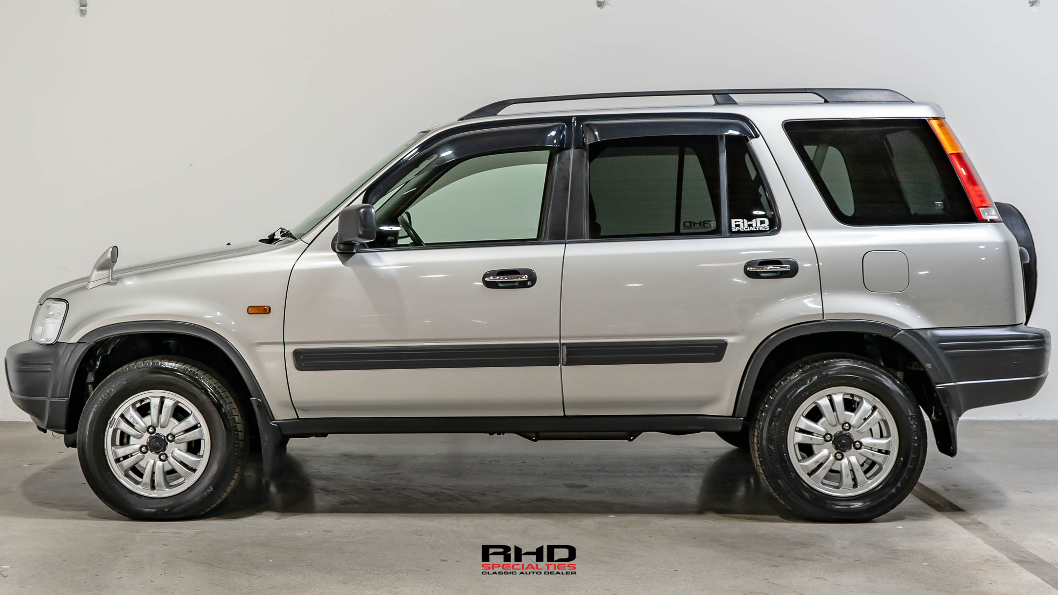 1997 Honda CR-V JDM car for sale — photo 3 of 24