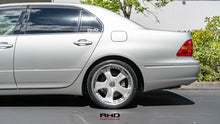 Load image into Gallery viewer, 2001 Toyota Celsior
