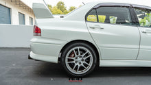 Load image into Gallery viewer, 2001 Mitsubishi Lancer Evo 7 GSR
