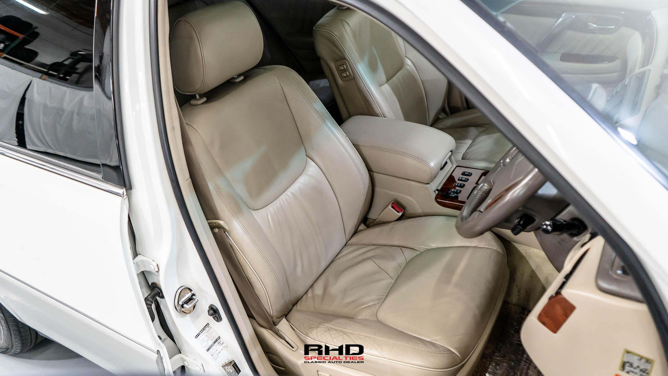 2000 Toyota Crown JDM car for sale — photo 15 of 25