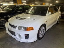 Load image into Gallery viewer, Mitsubishi Lancer Evolution 5 GSR (ETA: Landing October)

