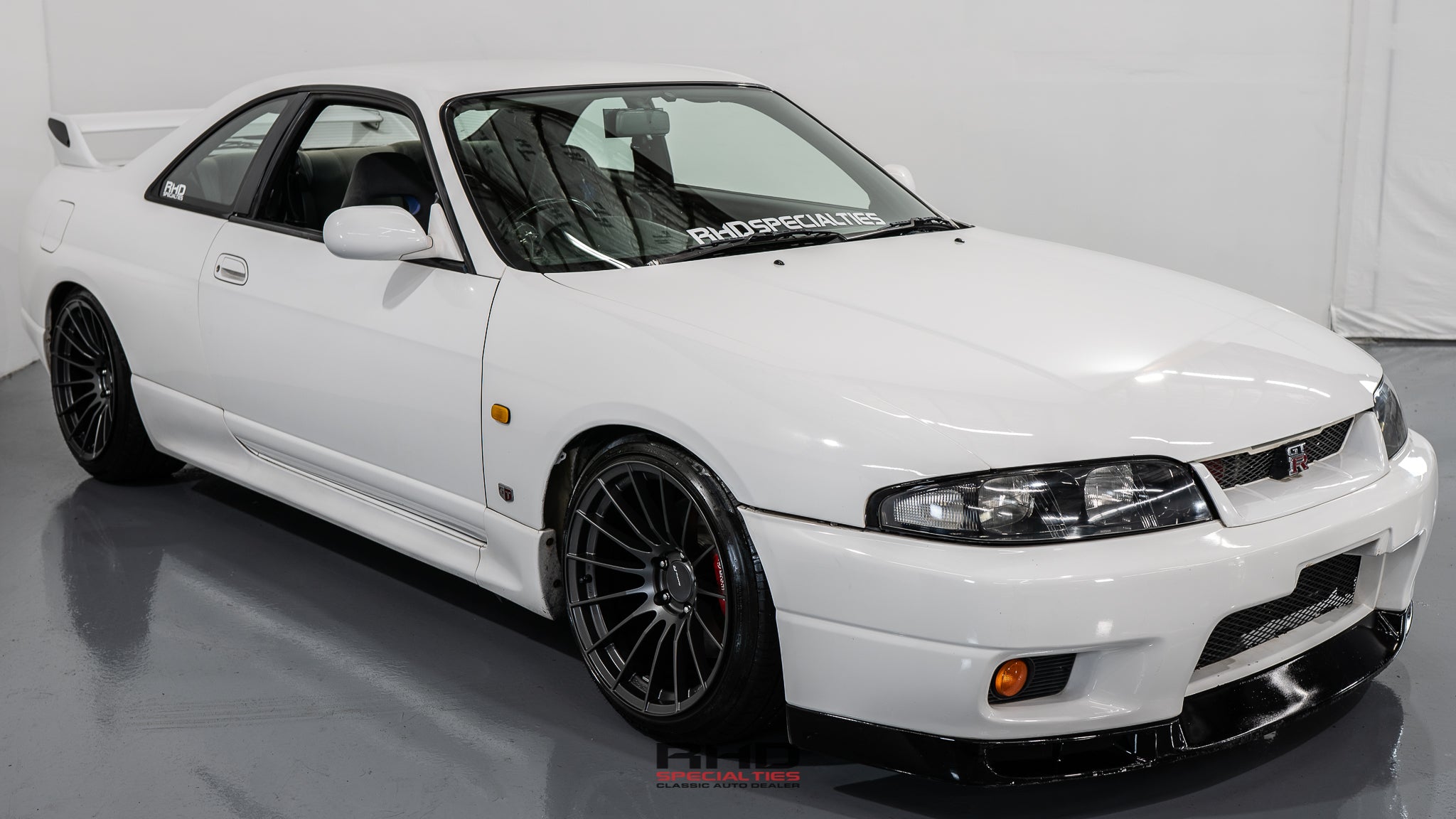 イグニッションモデル スカイラインGT-R（R33） 1995 Nissan Skyline R33 GTR *Sold* – RHD Specialties LLC