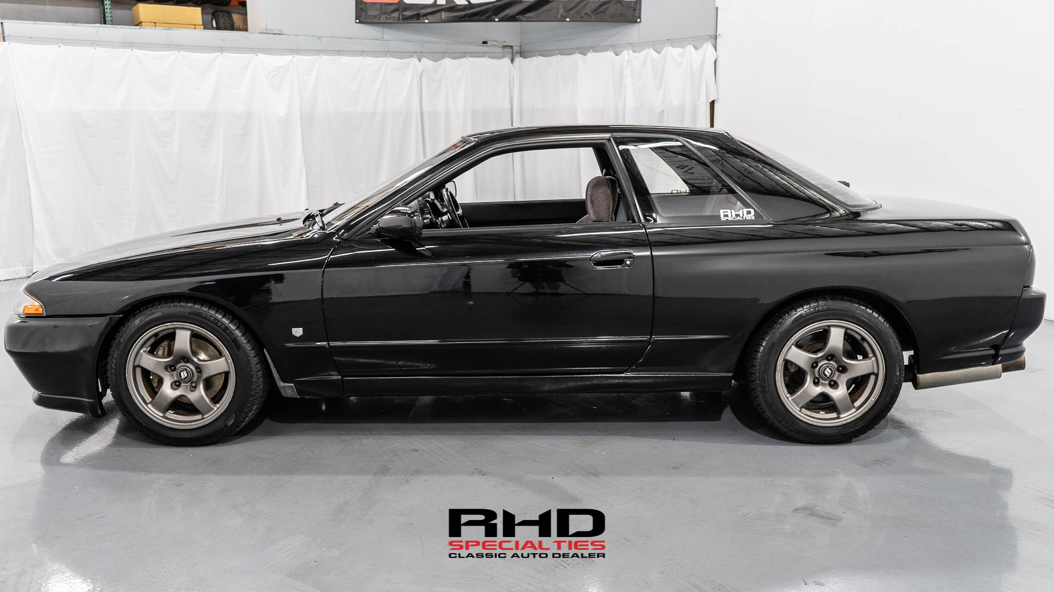80s デッドストック　NISSAN SKYLINE GT-R32 非売品T 1990 Nissan R32 Skyline 4-Door GTST (RB25DET) *SOLD* – RHD