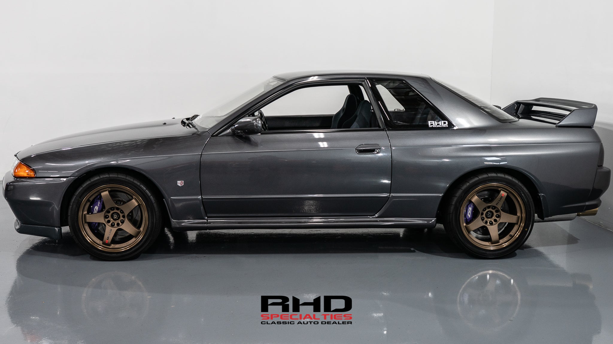 Miniature NISSAN SKYLINE GT-R (R32) VEILSIDE COMBAT C-I 2011 BLANC (RH... 1/64 Miniature NISSAN SKYLINE GT-R (R32) VEILSIDE COMBAT C-I 2011 BLANC (RH... 1/64