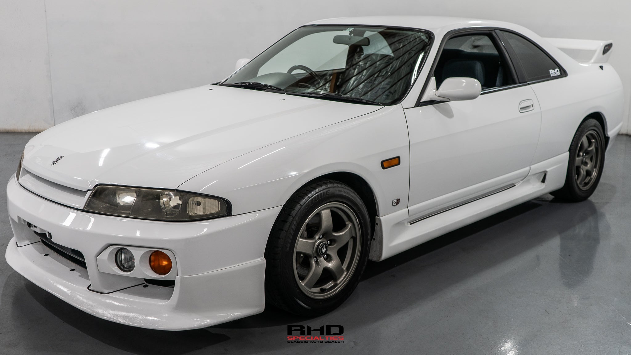 NISSAN　SKYLINE　GT-R (R33) 1996 Nissan R33 Skyline GTR RB28DETT | Driver Motorsports